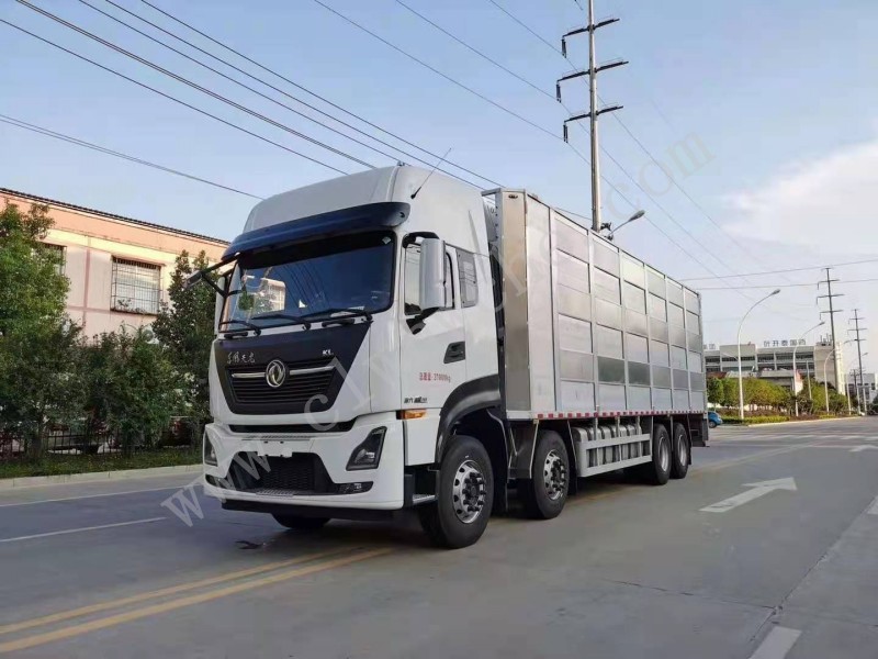 東風天龍前四后八畜禽運輸車（運豬車）
