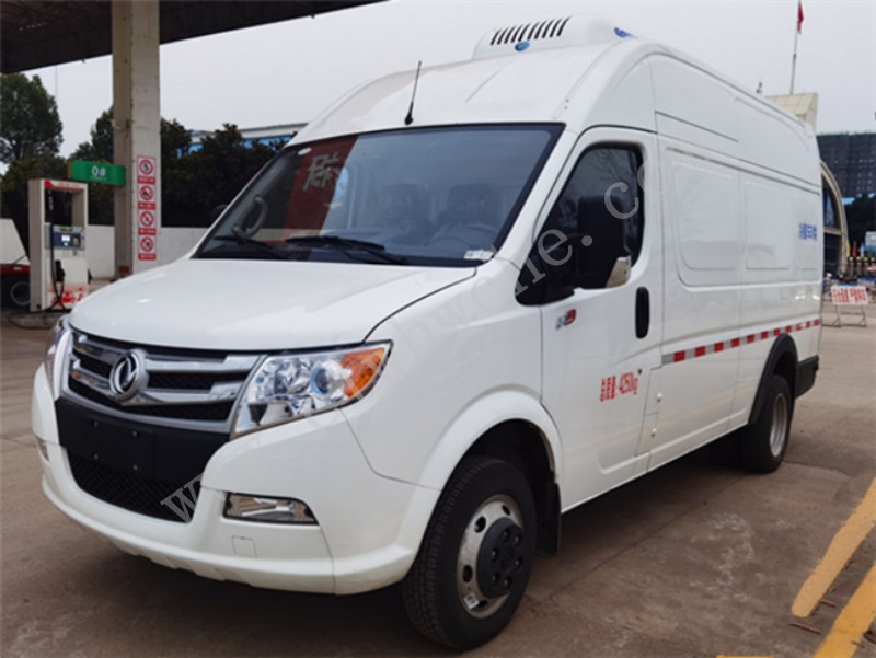 東風御風疫苗冷藏車（容積8.4立方）