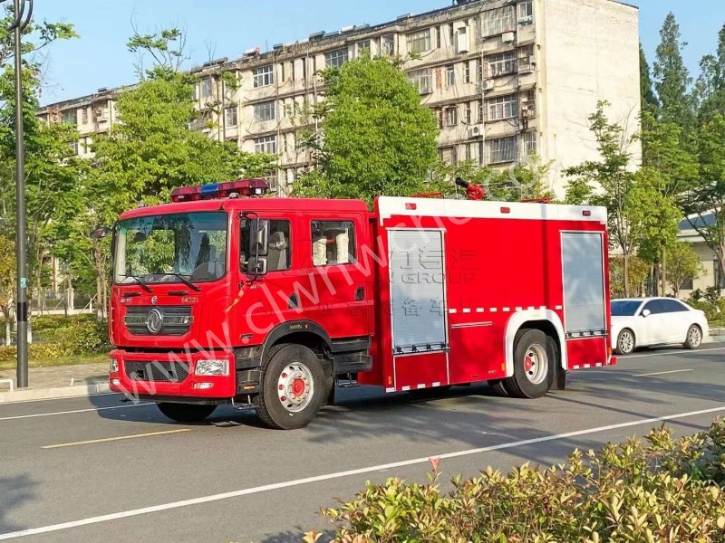 東風(fēng)6噸水罐消防車(chē)