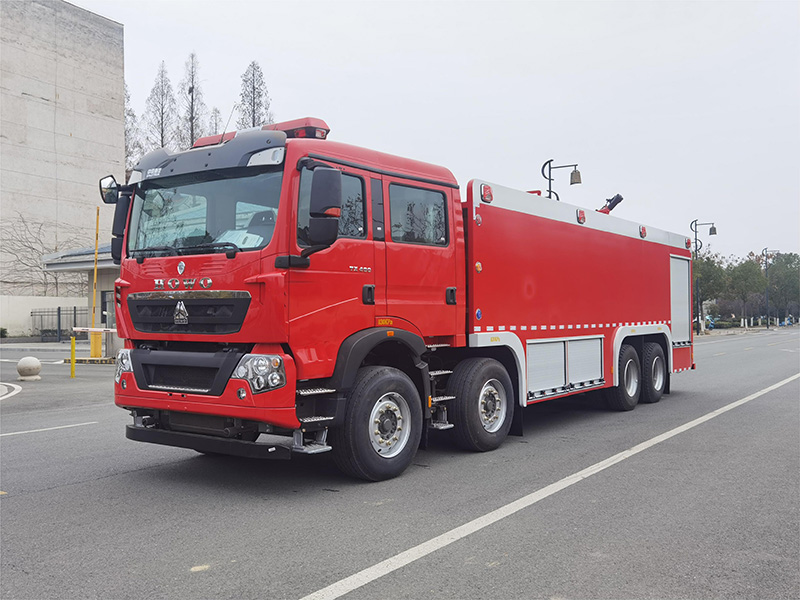 重汽豪沃24噸泡沫消防車