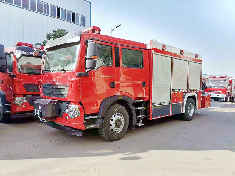 重汽豪沃搶險救援消防車