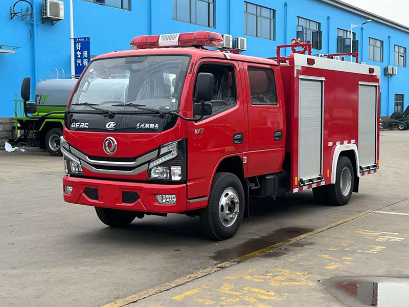 東風(fēng)小多利卡水罐消防車